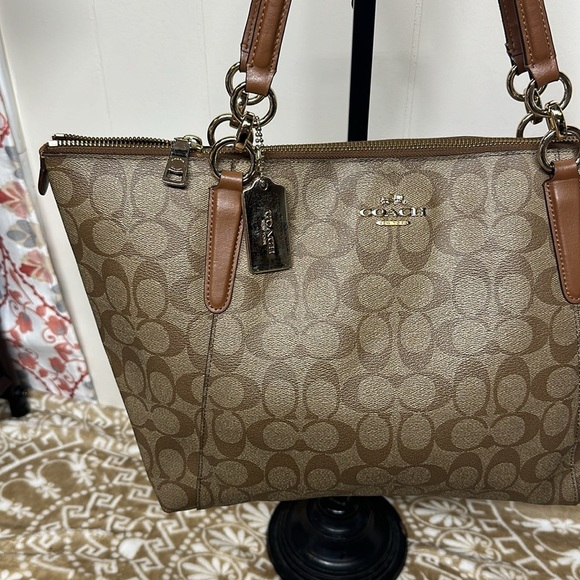 - Coach Brown Signature Tote - Picture 2 of 16